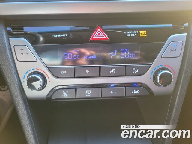 Hyundai AVANTE 2017 — photo 13