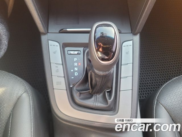 Hyundai AVANTE 2017 — photo 14