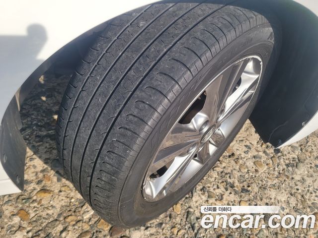 Hyundai AVANTE 2017 — photo 19