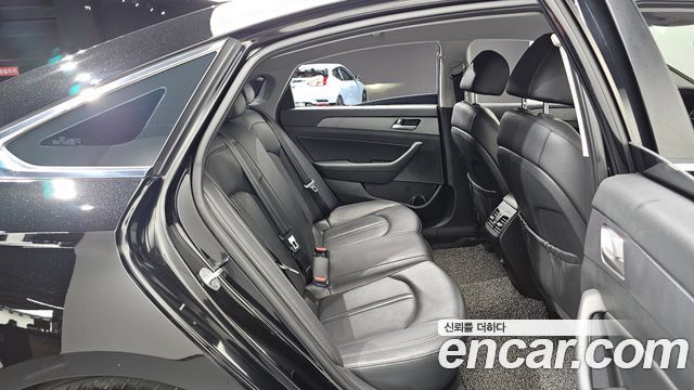 Hyundai Sonata 2018 — photo 11