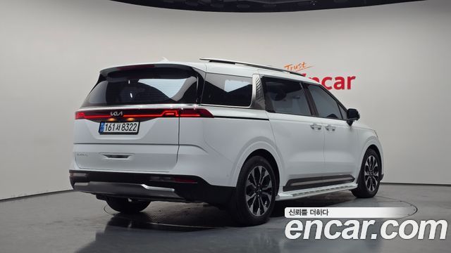 Kia Canival 2023 — photo 2