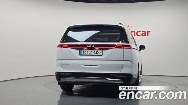 Kia Canival 2023 — photo 4