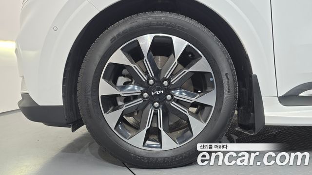 Kia Canival 2023 — photo 5