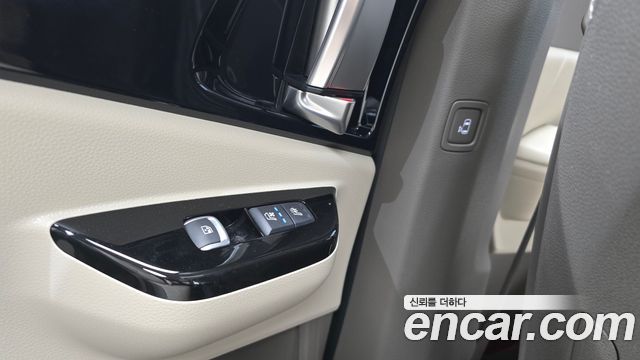 Kia Canival 2023 — photo 24