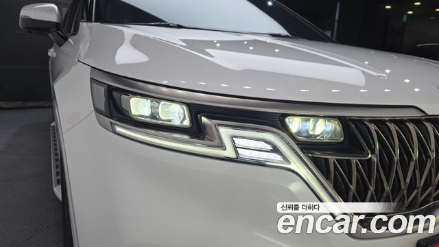 Kia Canival 2023 — photo 8