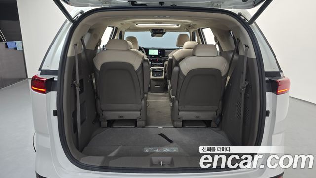 Kia Canival 2023 — photo 27