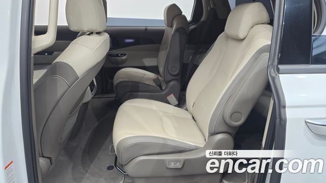Kia Canival 2023 — photo 29