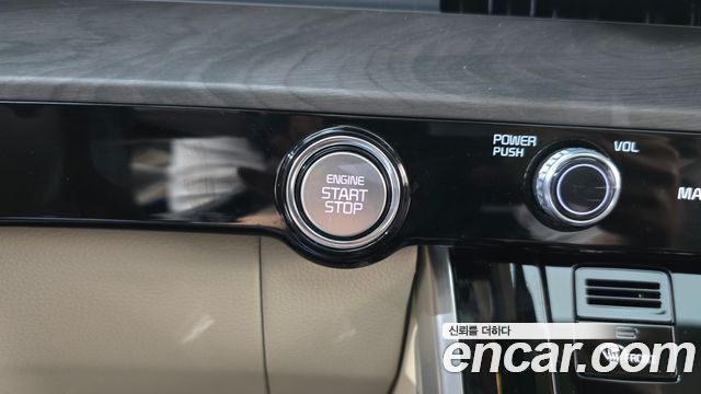 Kia Canival 2023 — photo 35