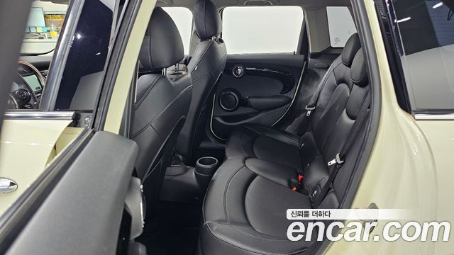 Mini Cooper 2015 — photo 18