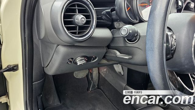 Mini Cooper 2015 — photo 23