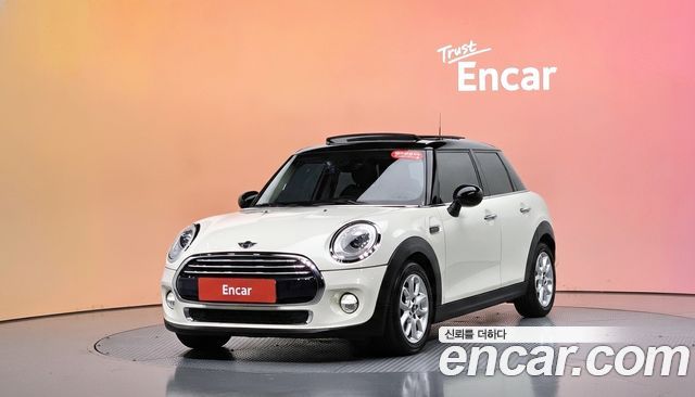 Mini Cooper 2015 — photo 1