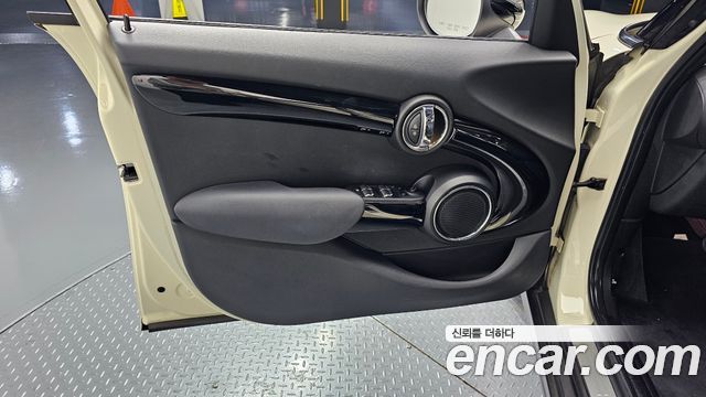 Mini Cooper 2015 — photo 14
