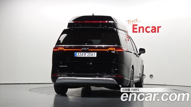 Kia Canival 2023 — photo 4