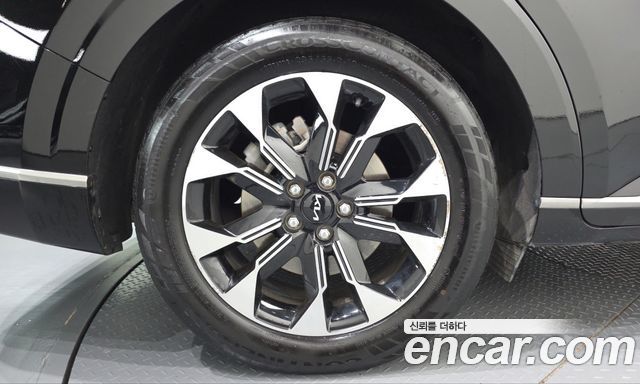 Kia Canival 2023 — photo 5