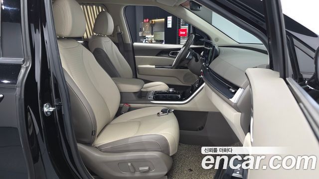 Kia Canival 2023 — photo 17