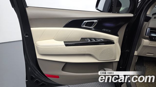 Kia Canival 2023 — photo 14