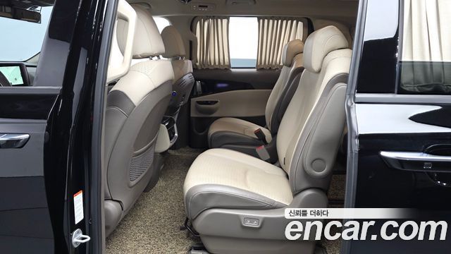 Kia Canival 2023 — photo 16