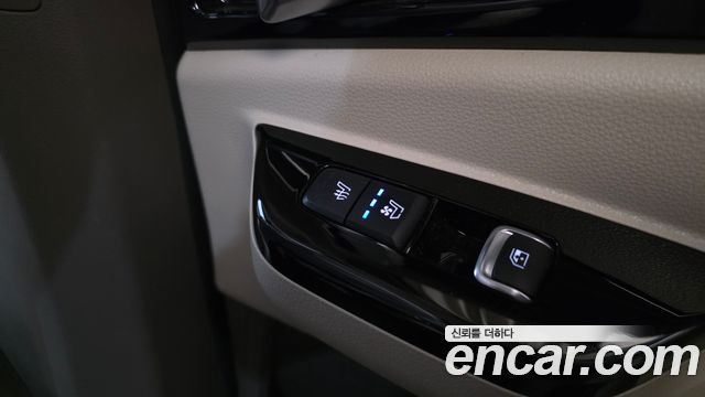 Kia Canival 2023 — photo 32