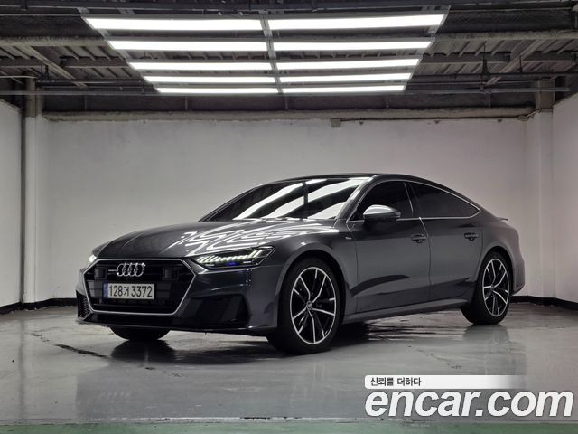 Audi A7 2022 — photo 1