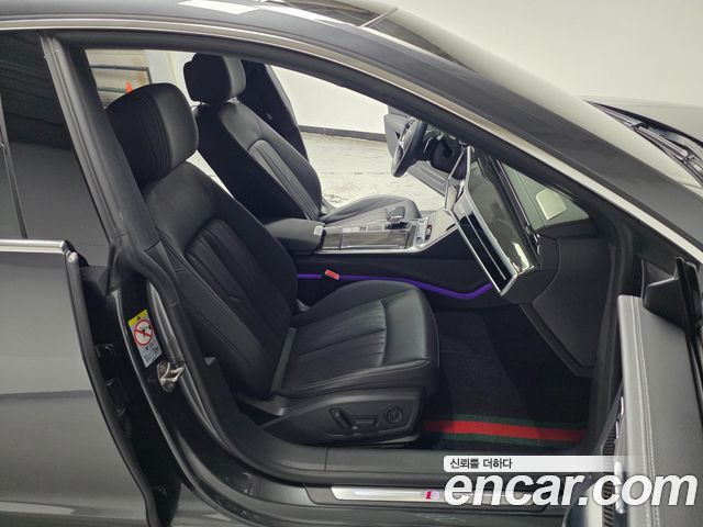 Audi A7 2022 — photo 10