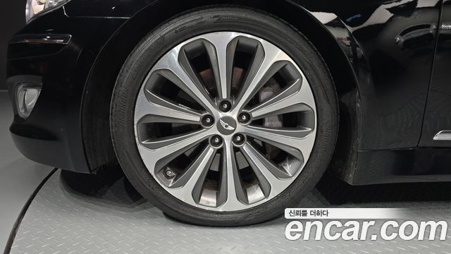 Hyundai Genesis 2013 — photo 5