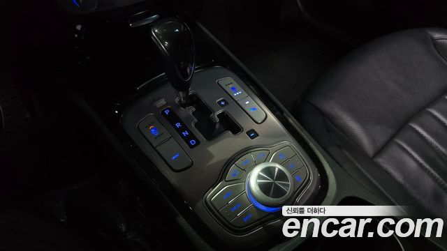 Hyundai Genesis 2013 — photo 12