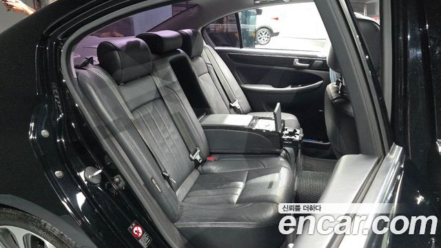 Hyundai Genesis 2013 — photo 17