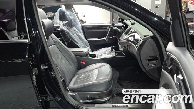 Hyundai Genesis 2013 — photo 18