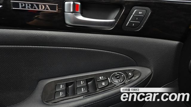 Hyundai Genesis 2013 — photo 26