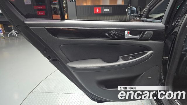 Hyundai Genesis 2013 — photo 15