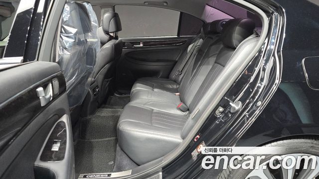 Hyundai Genesis 2013 — photo 16