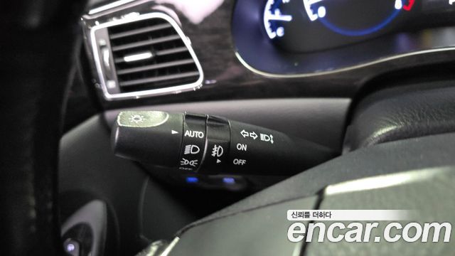 Hyundai Genesis 2013 — photo 28