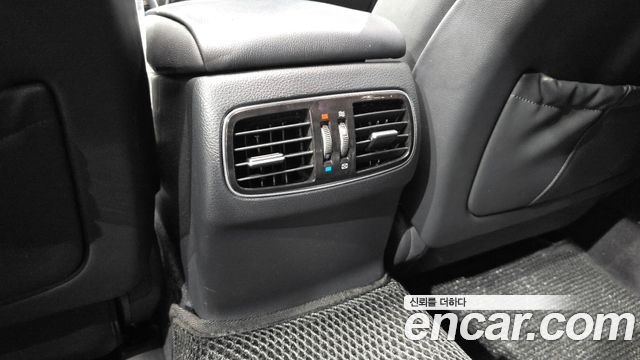 Hyundai Genesis 2013 — photo 32