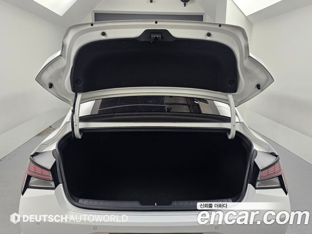 Hyundai AVANTE 2021 — photo 19