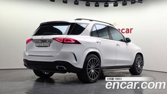 Mercedes-Benz GLE-Class 2022 — photo 2