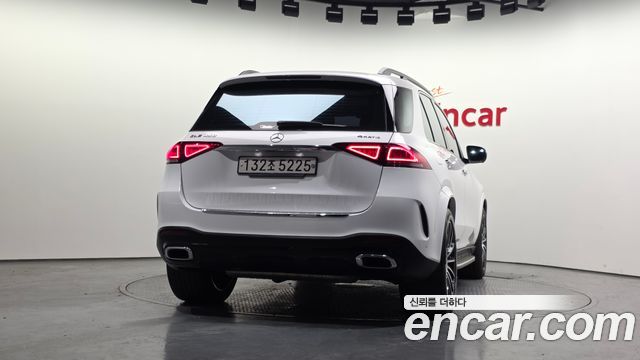 Mercedes-Benz GLE-Class 2022 — photo 4