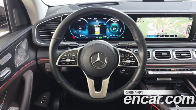 Mercedes-Benz GLE-Class 2022 — photo 13