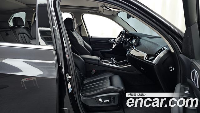 BMW X5 2022 — photo 17