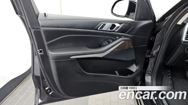 BMW X5 2022 — photo 14