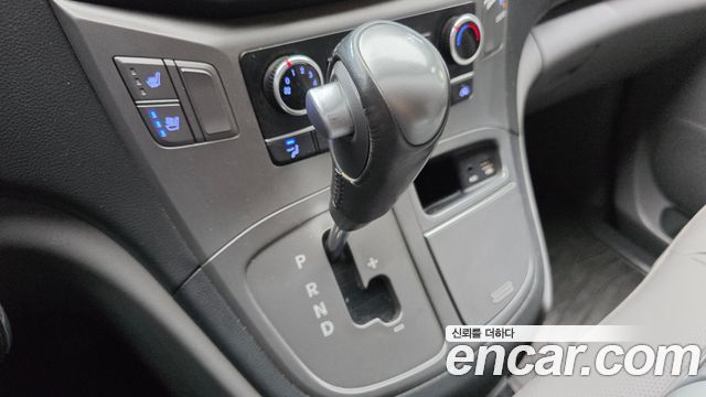 Hyundai Starex 2019 — photo 9