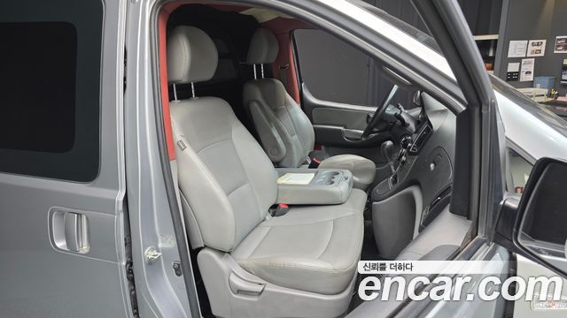 Hyundai Starex 2019 — photo 11