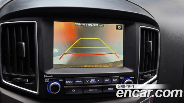 Hyundai Starex 2019 — photo 16