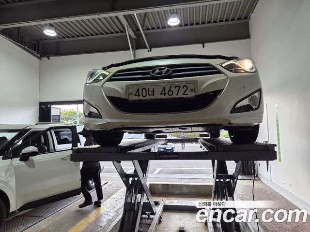 Hyundai i40 2012 — photo 1