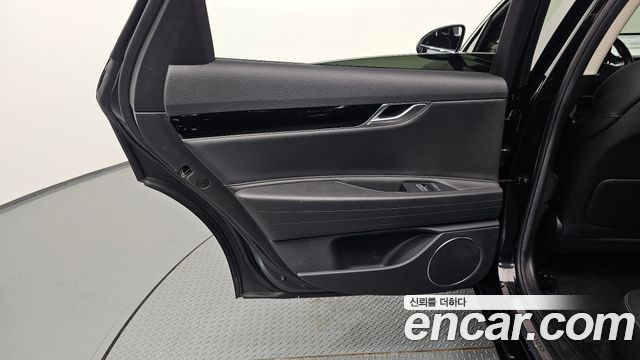 Genesis G80 2022 — photo 15