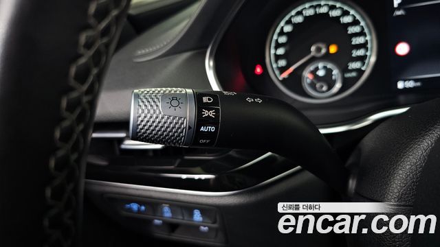 Genesis G80 2022 — photo 30