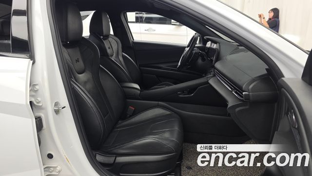 Hyundai AVANTE 2022 — photo 17