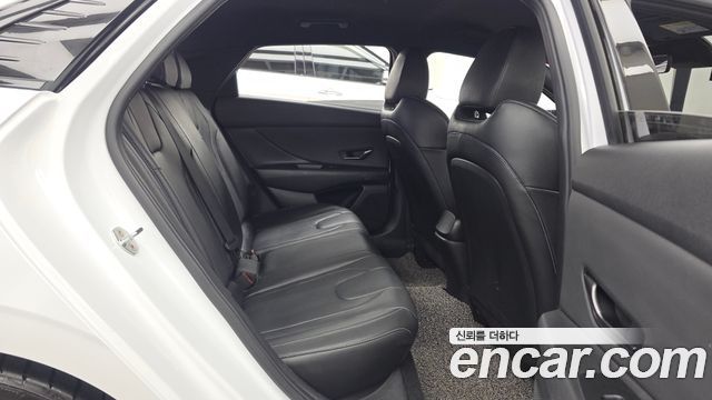 Hyundai AVANTE 2022 — photo 18