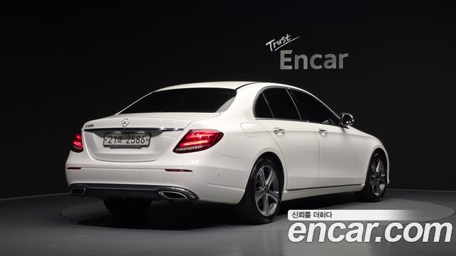 Mercedes-Benz E-Class 2019 — photo 2