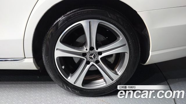 Mercedes-Benz E-Class 2019 — photo 5