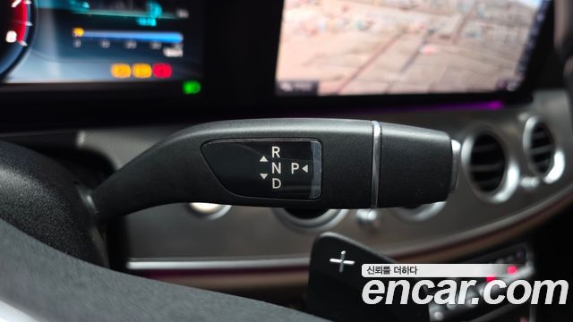 Mercedes-Benz E-Class 2019 — photo 12
